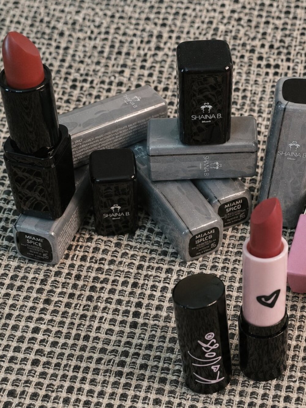 6 Piece Lip Bundle - Lip Mask, Lip Gloss, Lipstick